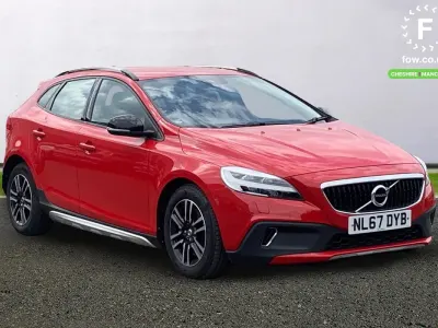 Begagnad Volvo V40 2017 Röd Halvkombi