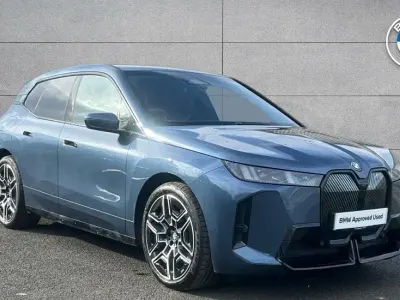 Usado BMW iX M Sport 295 kW (402 CV) 2025 Azul SUV
