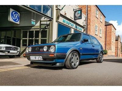 Begagnad VW Golf II GTI 260 HK (191 kW) 1988 Blå Halvkombi