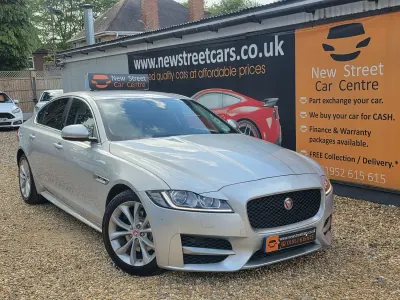 Używany Jaguar XF R-Sport 180 KM (132 kW) 2017 Srebrny Sedan/Limuzyna