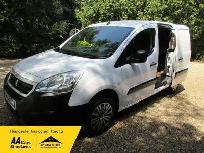 Used Peugeot Partner 2018 White