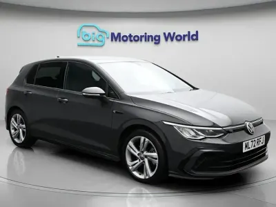 Second-hand VW Golf VIII R-line 150 CP (110 kW) 2022 Gri Hatchback