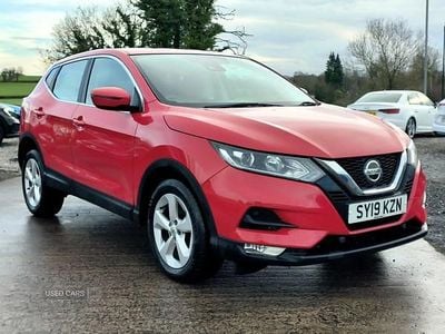 Used Nissan Qashqai Acenta Premium 115 HP (84 kW) 2019 Red SUV