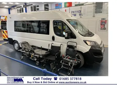 Used Peugeot Boxer 130 HP (95 kW) 2019 White Van