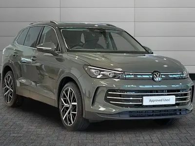 New VW Tiguan Elegance 150 HP (110 kW) 2026 Cipressino green SUV
