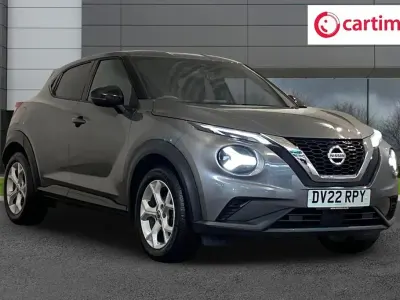 Usado Nissan Juke N-Connecta 114 HP (83 kW) 2022 Cinzento SUV