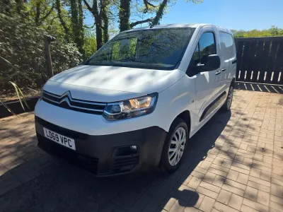 Used Citroën Berlingo 100 HP (73 kW) 2020 White MPV