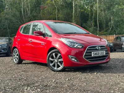 Used Hyundai i20 SE 90 HP (66 kW) 2018 Red MPV