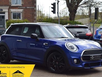 Używany Mini Cooper Hatch 136 KM (100 kW) 2018 Niebieski Hatchback