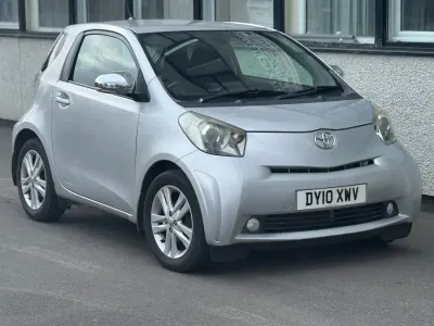 Gebraucht Toyota iQ 2010 Silber Kleinwagen
