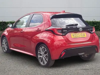 Usado Toyota Yaris Hybrid 2023 Vermelho Citadino