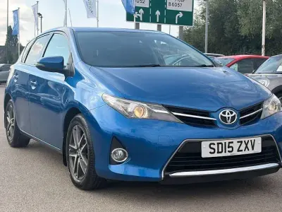 Used Toyota Auris Plus 101 HP (74 kW) 2014 Blue Hatchback