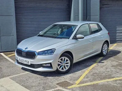 Usado Skoda Fabia Comfort 2023 Plateado Utilitario