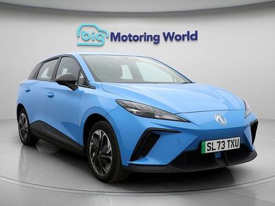 Begagnad MG MG4 EV SE 123 kW (168 HK) 2023 Halvkombi