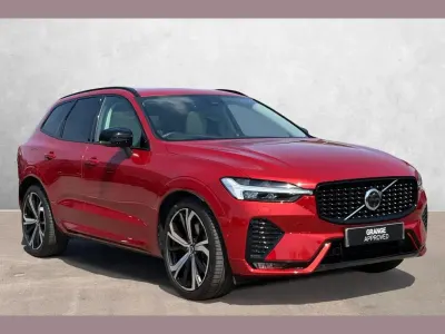 Usado Volvo XC60 Ultimate 247 HP (181 kW) 2023 Vermelho SUV
