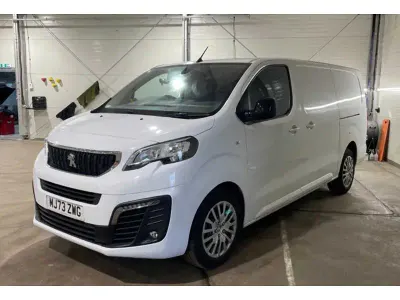 Used Peugeot Expert Premium 102 HP (75 kW) 2023 White Van