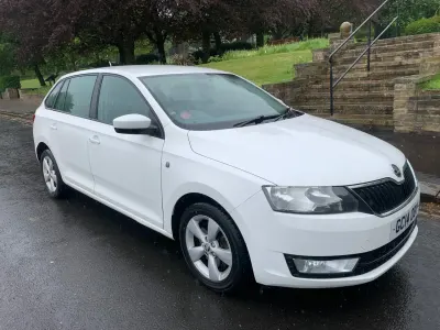 Gebraucht Skoda Rapid SE 105 PS (77 kW) 2014 Weiß Kleinwagen