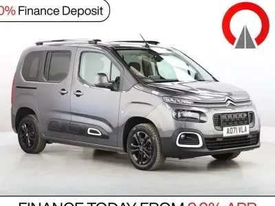 Usado Citroën Berlingo Flair 100 HP (73 kW) 2021 Cinzento Monovolume
