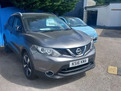 Used Nissan Qashqai N-Connecta 110 HP (80 kW) 2016 Grey SUV