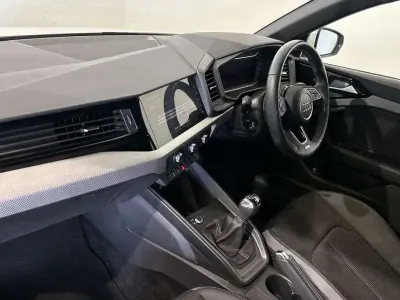 Used Audi A1 S-Line 94 HP (69 kW) 2023 White SUV