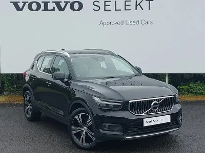 Begagnad Volvo XC40 Inscription 197 HK (144 kW) 2021 Svart SUV