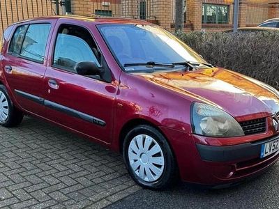 Red Used 2002 Renault Clio II Expression Hatchback | £1,390 (A bit pricey)