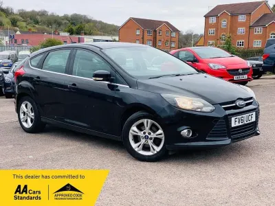 Used Ford Focus Zetec 125 HP (91 kW) 2011 Black Hatchback