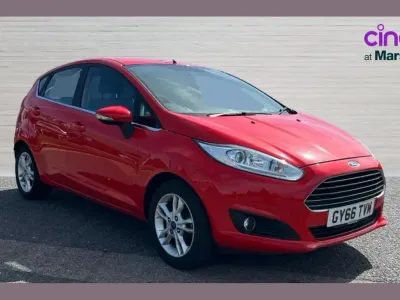 Used Ford Fiesta Zetec 100 HP (73 kW) 2016 Red Hatchback