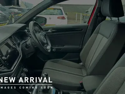 Käytetty VW T-Roc Black Edition 150 HP (110 kW) 2021 Punainen Katumaasturi
