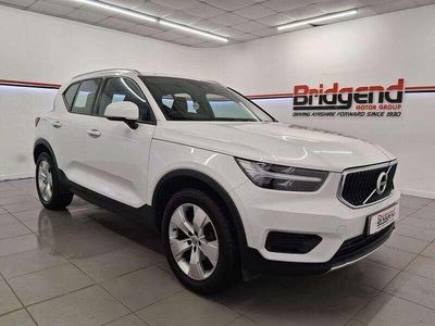 White Used 2020 Volvo XC40 Momentum SUV | £17,999 (Fair price)