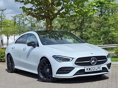 Begagnad Mercedes CLA220 AMG Line Premium Plus 190 HK (139 kW) 2022 Vit Sedan