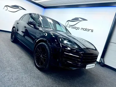 Begagnad Porsche Cayenne 2023 Svart SUV