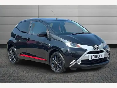 Used Toyota Aygo x-press 68 HP (50 kW) 2018 Black Hatchback