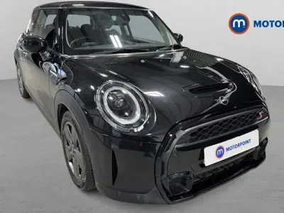 Begagnad Mini Cooper S Classic 192 HK (141 kW) 2020 Halvkombi