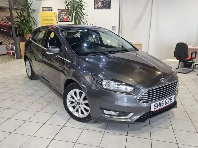 Usado Ford Focus Titanium 115 CV (84 kW) 2015 Gris Utilitario