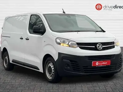 Second-hand Vauxhall Vivaro S 100 CP (73 kW) 2023 Alb Monovolum