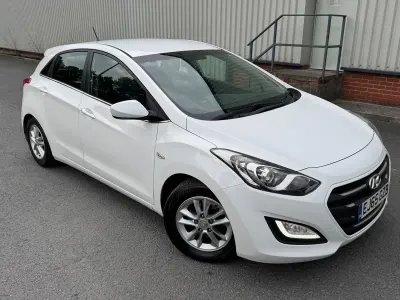 Used Hyundai i30 SE 110 HP (80 kW) 2015 White Hatchback