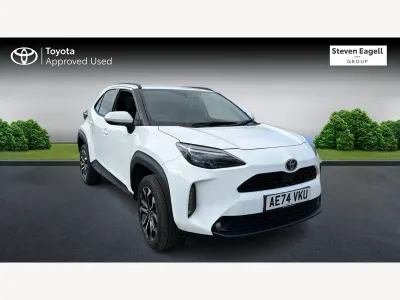 Used Toyota Yaris Hybrid Design 2024 White Hatchback