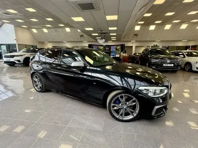 Usado BMW M135 Comfort Edition 326 CV (239 kW) 2016 Negro Utilitario