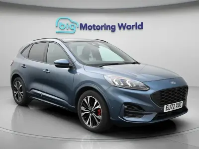 Usado Ford Kuga ST-Line X 190 CV (139 kW) 2022 Azul SUV