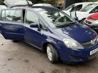 Used Vauxhall Zafira 120 HP (88 kW) 2014 Blue MPV