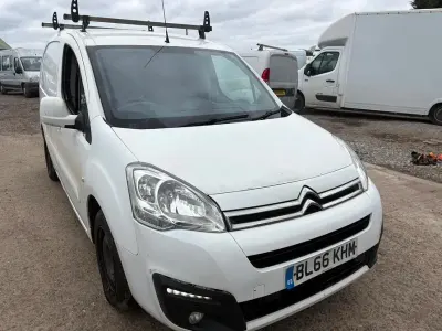 Used Citroën Berlingo 75 HP (55 kW) 2016 White MPV