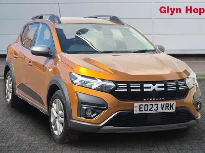 Used Dacia Sandero Expression 101 HP (74 kW) 2023 Orange Hatchback