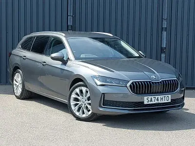 Begagnad Skoda Superb SE L 150 HK (110 kW) 2024 Grå Kombi