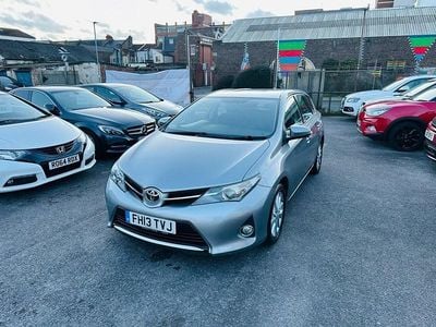 Used Toyota Auris Multidrive S 132 HP (97 kW) 2013 Grey Hatchback