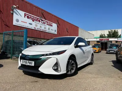 Used Toyota Prius Business Edition 122 HP (89 kW) 2018 White Hatchback