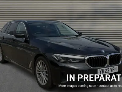 Begagnad BMW 530e Comfort Edition 292 HK (214 kW) 2023 Svart Kombi