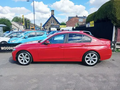 Usado BMW 320 2013 Rojo Berlina
