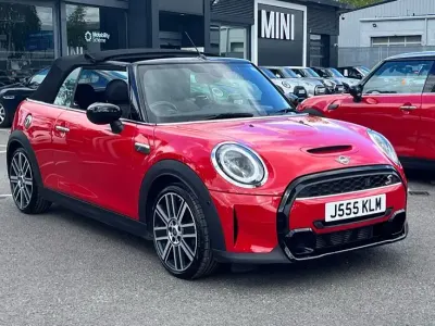 Used Mini Cooper S Exclusive 176 HP (129 kW) 2023 Red Hatchback