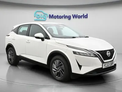 Used Nissan Qashqai Acenta Premium 158 HP (116 kW) 2022 White SUV